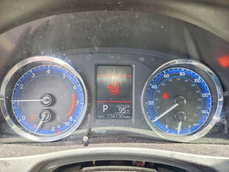 59664766 :رقم المزاد ، 5YFBURHE4HP733851 vin ، 2017 Toyota Corolla مزاد بيع