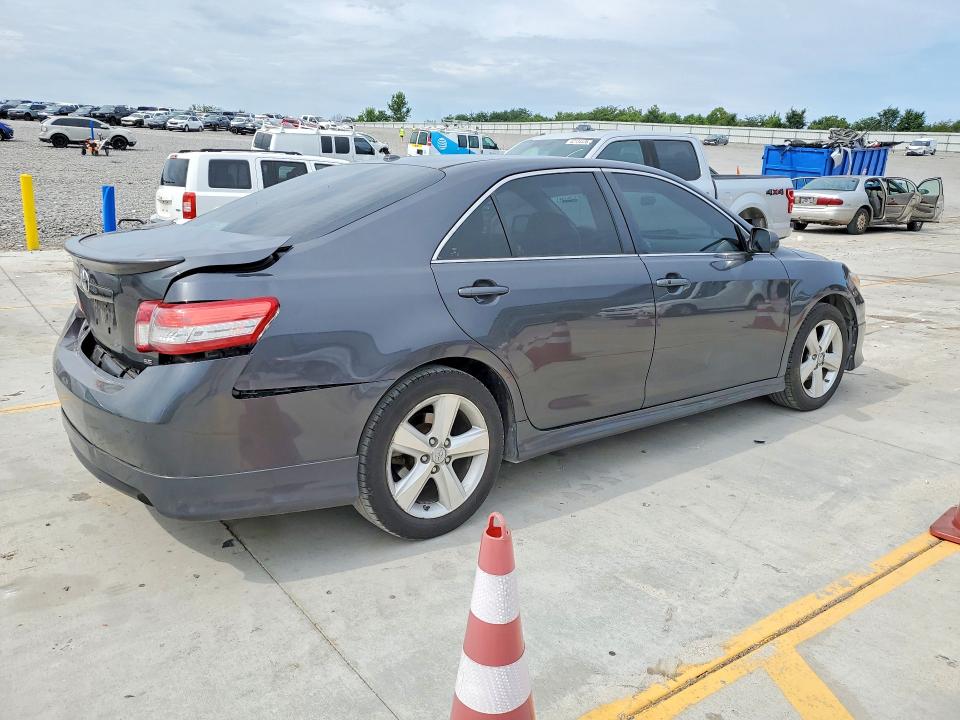 61952426 :رقم المزاد ، 4T1BF3EK3BU662004 vin ، 2011 Toyota Camry مزاد بيع