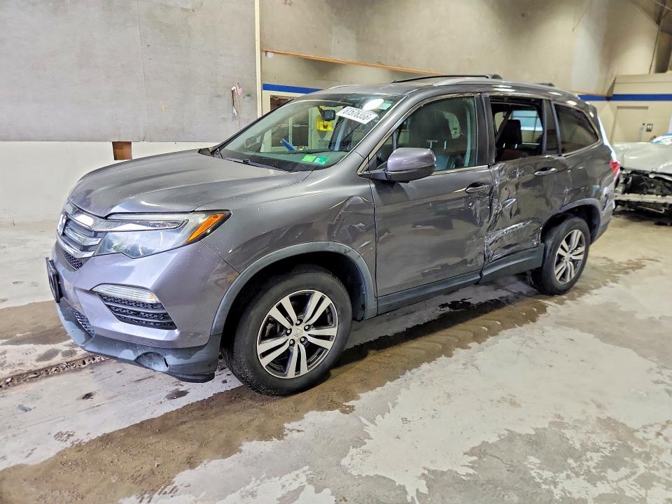 Продажа на аукционе авто 2017 Honda Pilot, vin: 5FNYF6H88HB004311, номер лота: 61576356