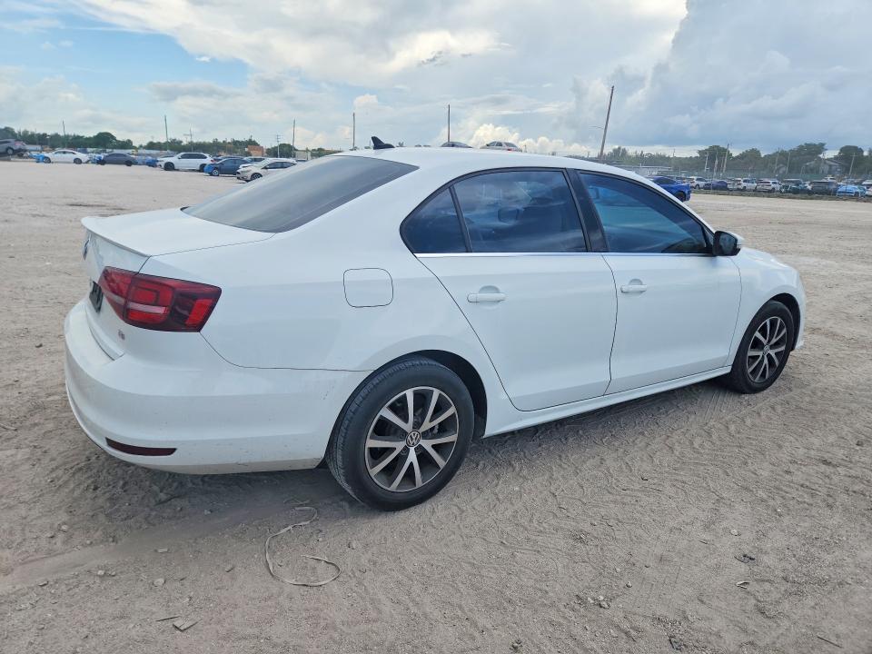 85607065 :رقم المزاد ، 3VWDB7AJ4HM399285 vin ، 2017 Volkswagen Jetta مزاد بيع