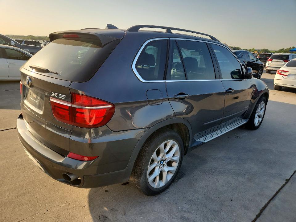 62079366 :رقم المزاد ، 5UXZV4C57D0E10373 vin ، 2013 Bmw X5 مزاد بيع