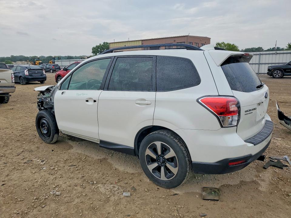 2017 Subaru Forester მანქანა იყიდება აუქციონზე, vin: JF2SJAGC6HH546960, აუქციონის ნომერი: 62694336