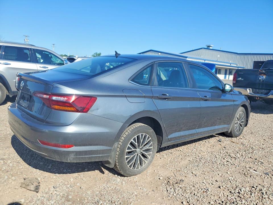 61075366 :رقم المزاد ، 3VWC57BU4KM239295 vin ، 2019 Volkswagen Jetta مزاد بيع