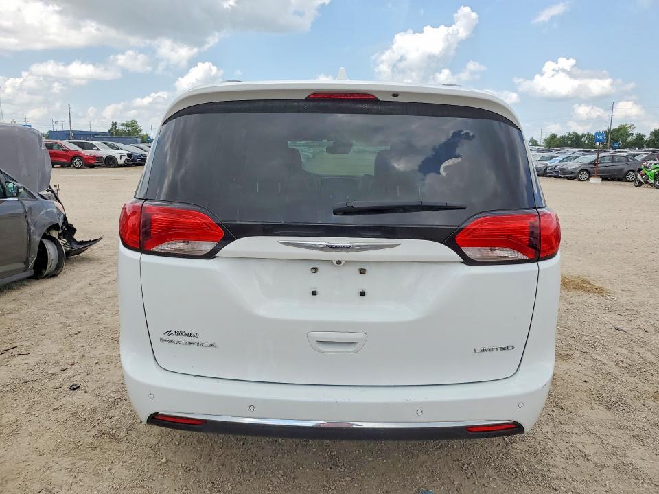 61138506 :رقم المزاد ، 2C4RC1GG6LR136411 vin ، 2020 Chrysler Pacifica مزاد بيع
