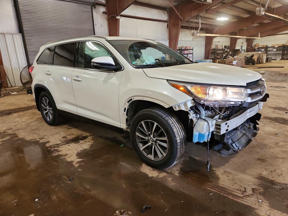 2019 Toyota Highlander მანქანა იყიდება აუქციონზე, vin: 5TDJZRFH6KS593763, აუქციონის ნომერი: 61089236