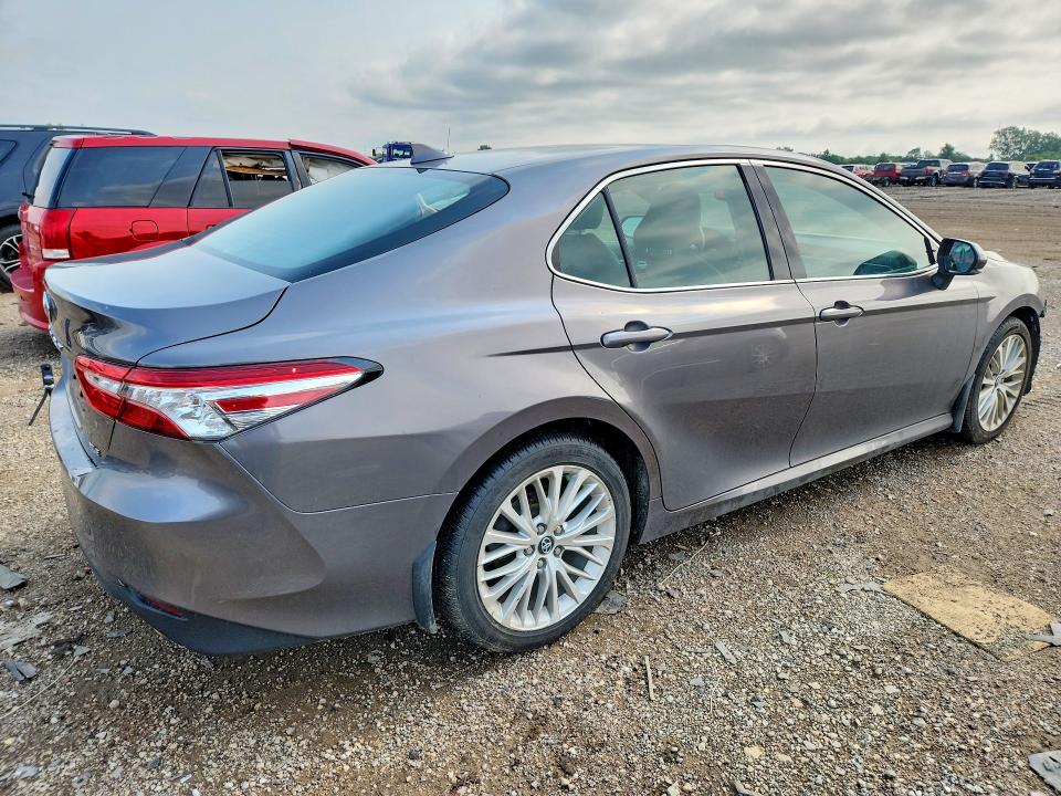 2020 Toyota Camry მანქანა იყიდება აუქციონზე, vin: 4T1F11AK8LU883304, აუქციონის ნომერი: 62781416