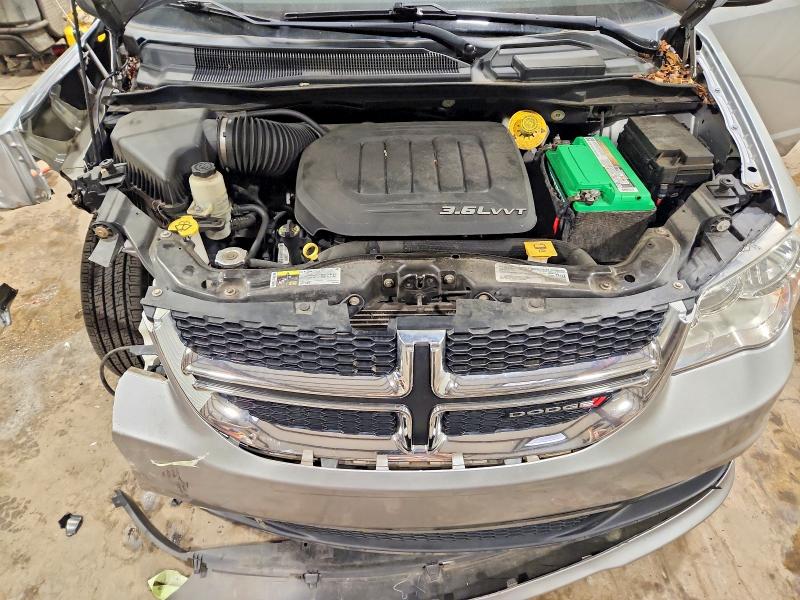 61196496 :رقم المزاد ، 2C4RDGBG2JR224702 vin ، 2018 Dodge Grand Caravan مزاد بيع