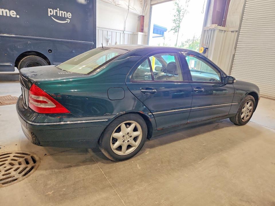 61758096 :رقم المزاد ، WDBRF61J42E009059 vin ، 2002 Mercedes-benz C مزاد بيع