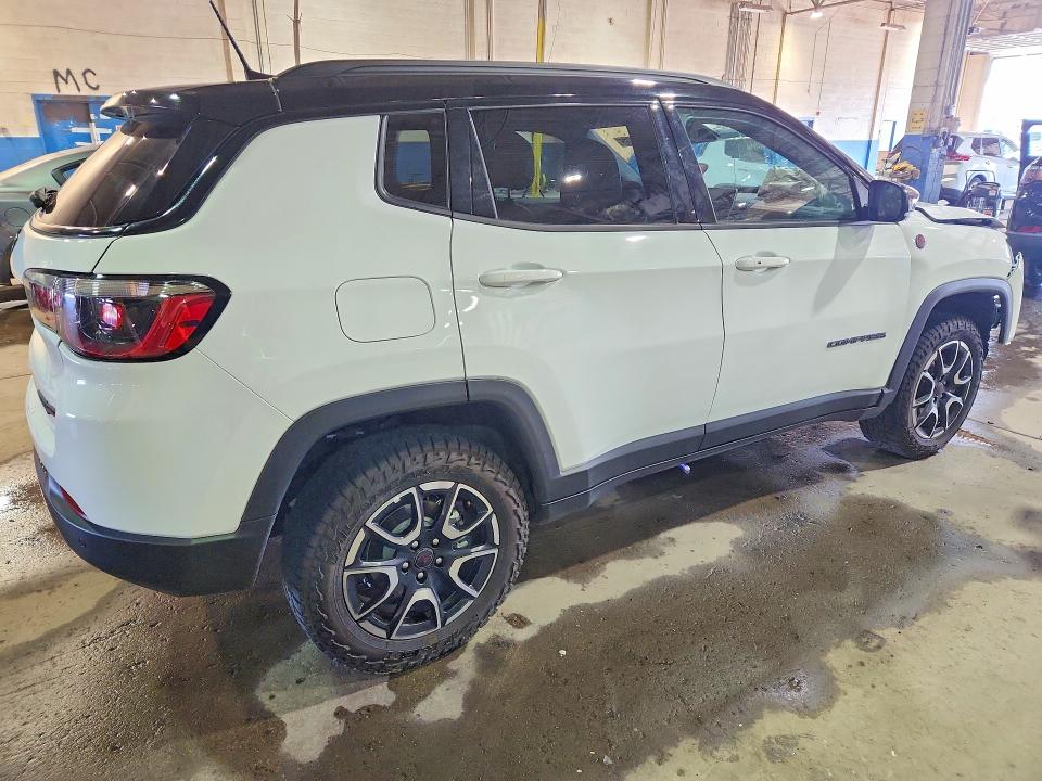 60082006 :رقم المزاد ، 3C4NJDDN4ST557290 vin ، 2025 Jeep Compass مزاد بيع