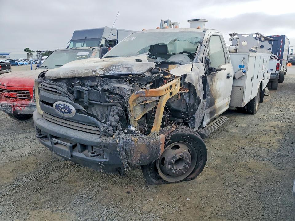 Auction sale of the 2017 Ford F550, vin: 1FDUF5GTXHEC48067, lot number: 62700056