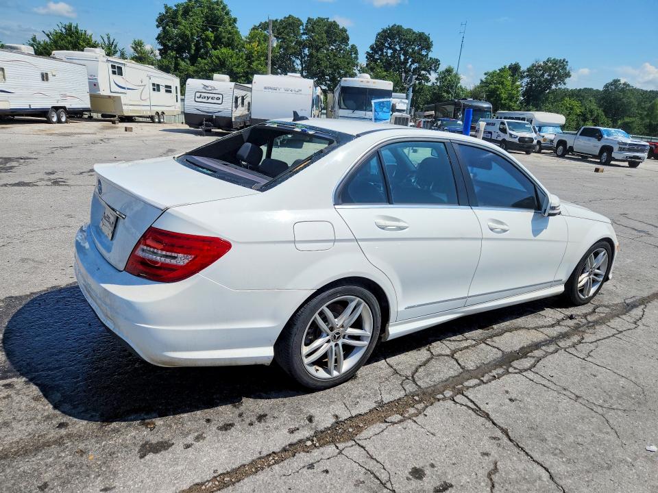Продажа на аукционе авто 2013 Mercedes-benz C, vin: WDDGF4HB2DA797626, номер лота: 59085066