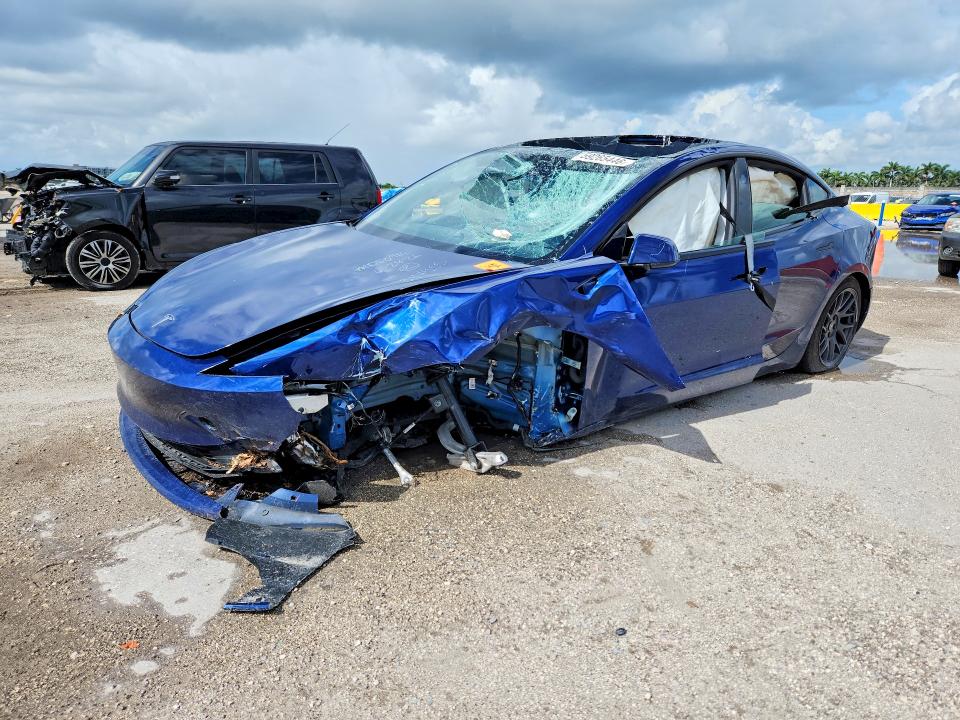 59265446 :رقم المزاد ، 5YJ3E1EAXSF883437 vin ، 2025 Tesla Model 3 مزاد بيع