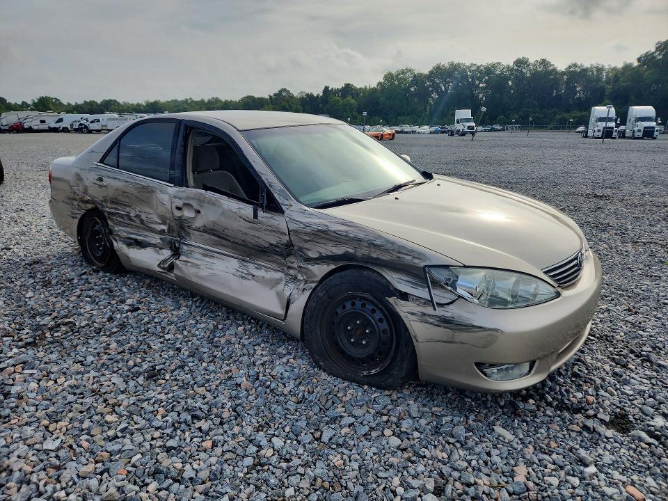 2005 Toyota Camry მანქანა იყიდება აუქციონზე, vin: 4T1BE32K25U517676, აუქციონის ნომერი: 61873956