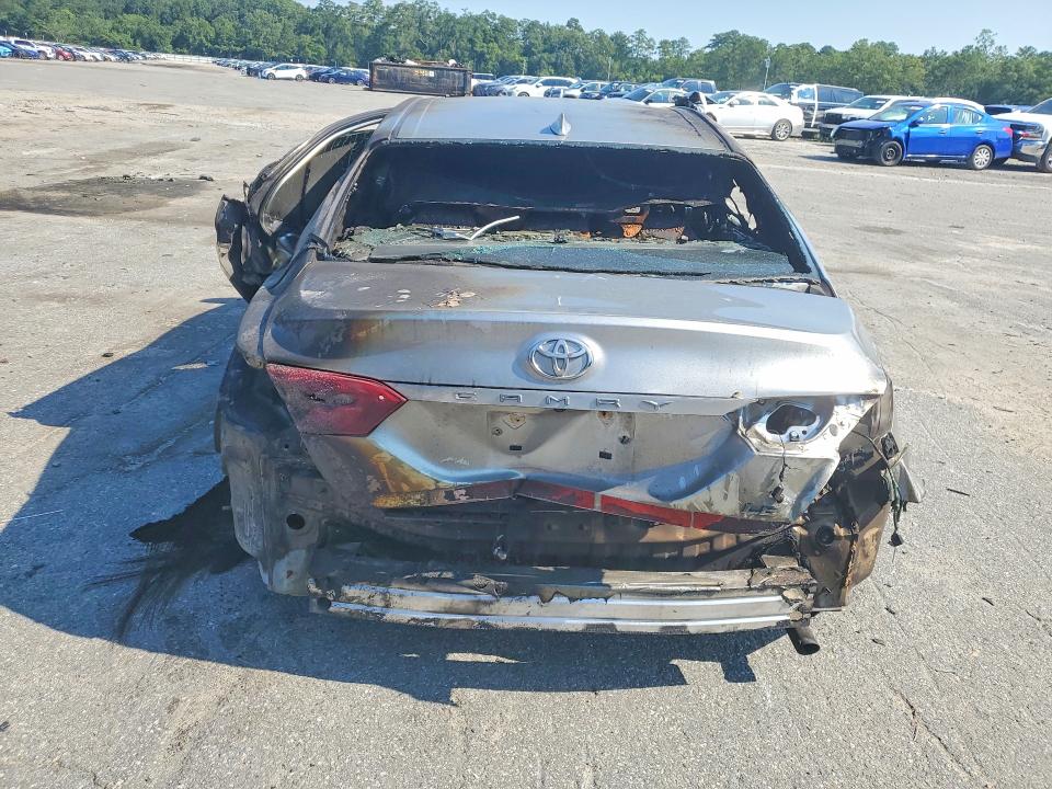 60158696 :رقم المزاد ، 4T1B11HK0KU249942 vin ، 2019 Toyota Camry مزاد بيع
