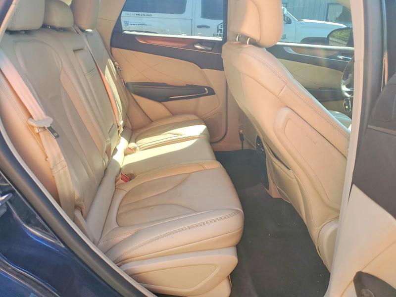 61150726 :رقم المزاد ، 5LMCJ2D90HUL57982 vin ، 2017 Lincoln Mkc مزاد بيع