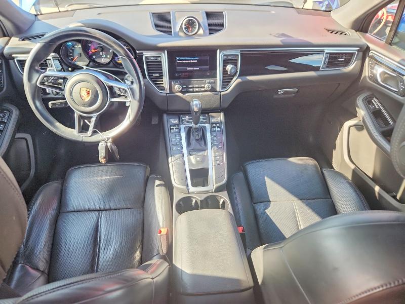 60678386 :رقم المزاد ، WP1AA2A54HLB83936 vin ، 2017 Porsche Macan مزاد بيع