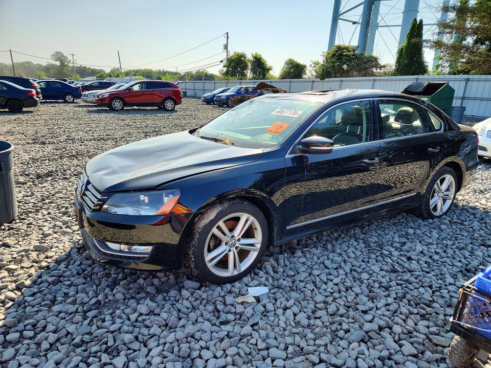 60677136 :رقم المزاد ، 1VWBT7A38FC003184 vin ، 2015 Volkswagen Passat مزاد بيع
