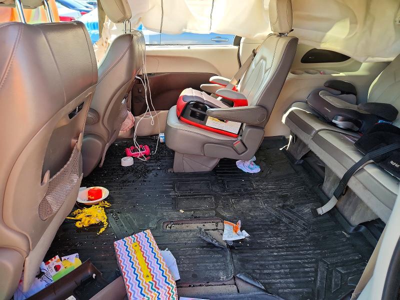 Продаж на аукціоні авто 2018 Chrysler Pacifica, vin: 2C4RC1EG7JR204716, номер лоту: 61913836