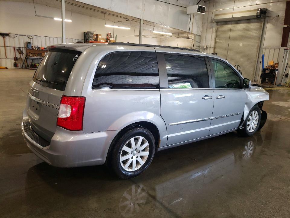 60091896 :رقم المزاد ، 2C4RC1BG1FR636701 vin ، 2015 Chrysler Town & Country مزاد بيع