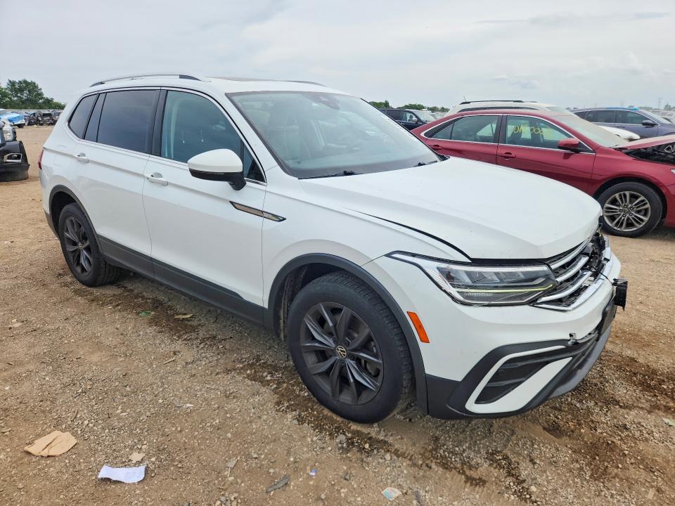 Продажа на аукционе авто 2022 Volkswagen Tiguan, vin: 3VV2B7AX3NM048377, номер лота: 59990136