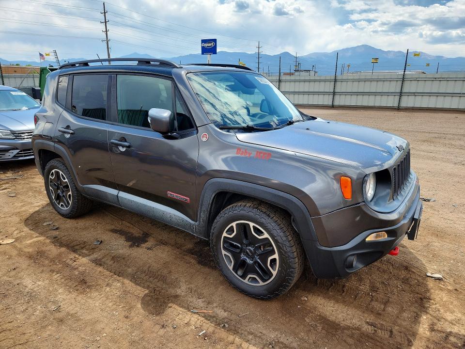 59833766 :رقم المزاد ، ZACCJBCB4HPE77474 vin ، 2017 Jeep Renegade مزاد بيع