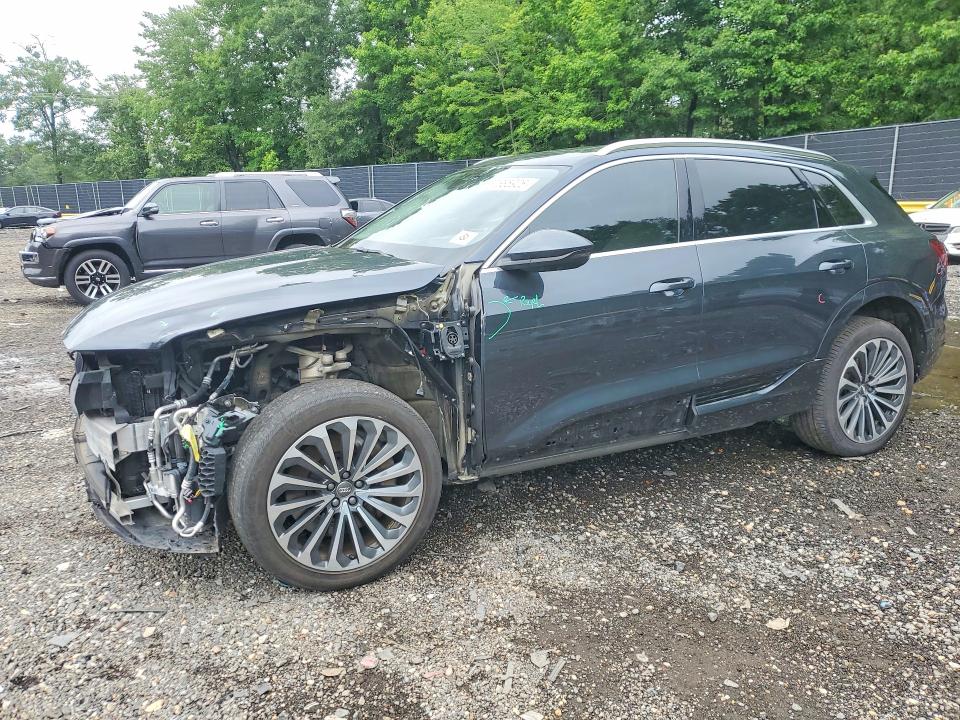 2019 Audi E-tron მანქანა იყიდება აუქციონზე, vin: WA1VAAGE8KB011341, აუქციონის ნომერი: 57685926