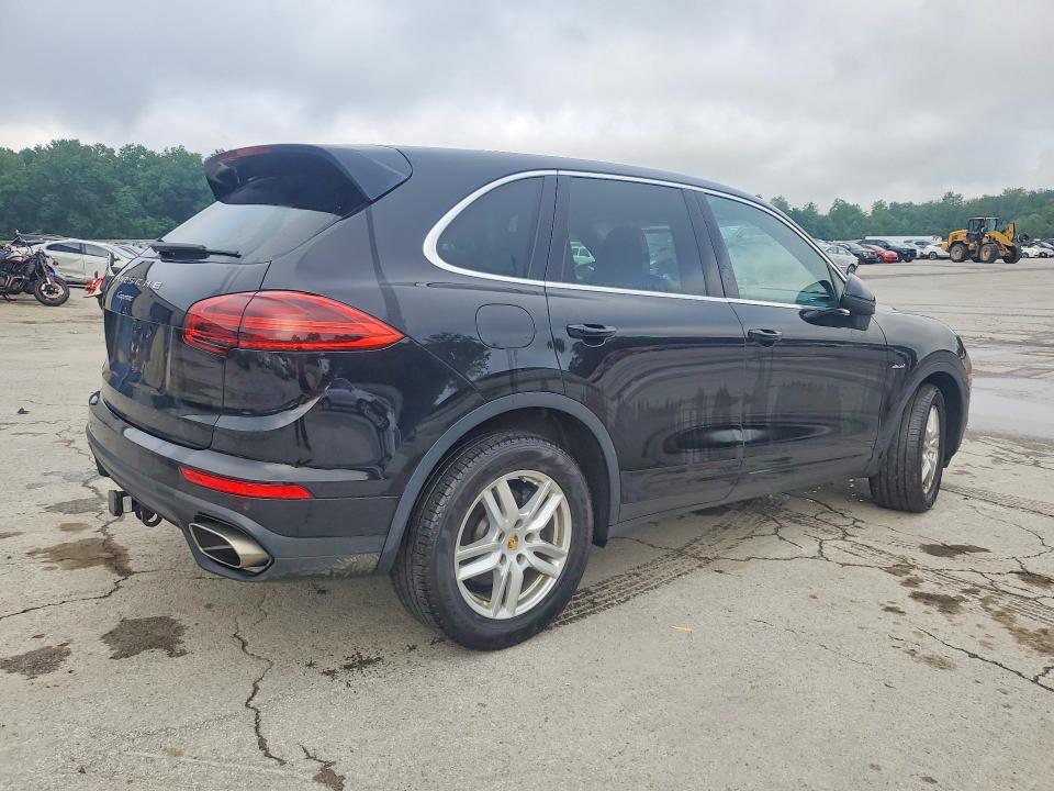 59218656 :رقم المزاد ، WP1AF2A24GKA40920 vin ، 2016 Porsche Cayenne مزاد بيع