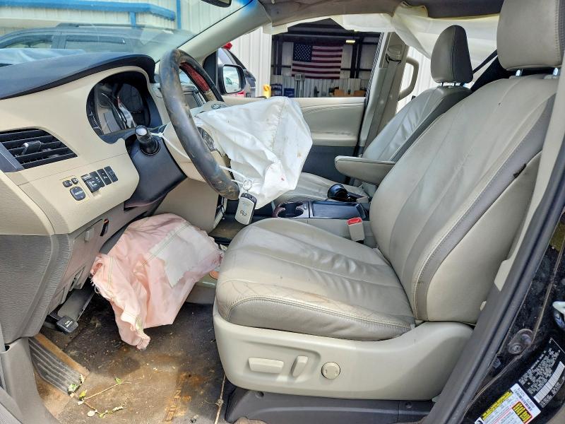 60046846 :رقم المزاد ، 5TDYK3DC2BS119591 vin ، 2011 Toyota Sienna مزاد بيع