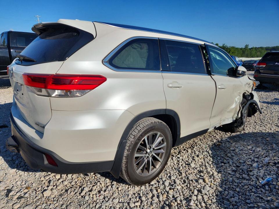 2019 Toyota Highlander მანქანა იყიდება აუქციონზე, vin: 5TDJZRFH5KS706358, აუქციონის ნომერი: 62941066