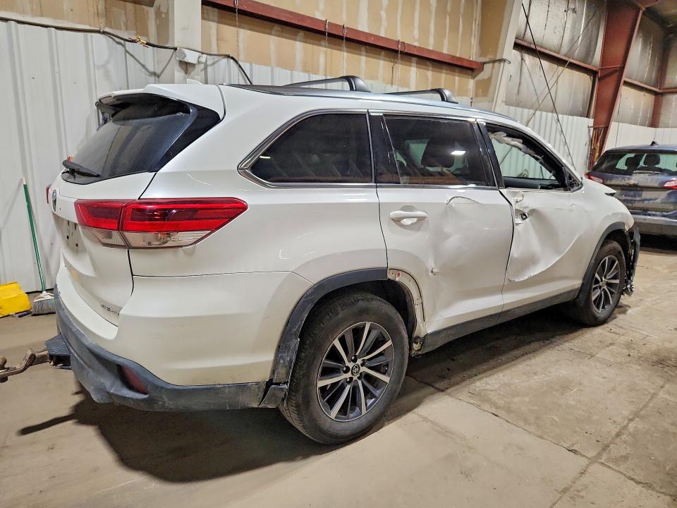 2019 Toyota Highlander მანქანა იყიდება აუქციონზე, vin: 5TDJZRFH9KS599332, აუქციონის ნომერი: 62506626