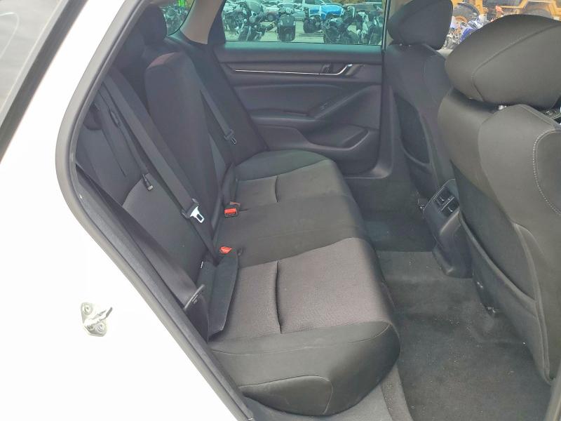60693936 :رقم المزاد ، 1HGCV1F41JA018602 vin ، 2018 Honda Accord مزاد بيع