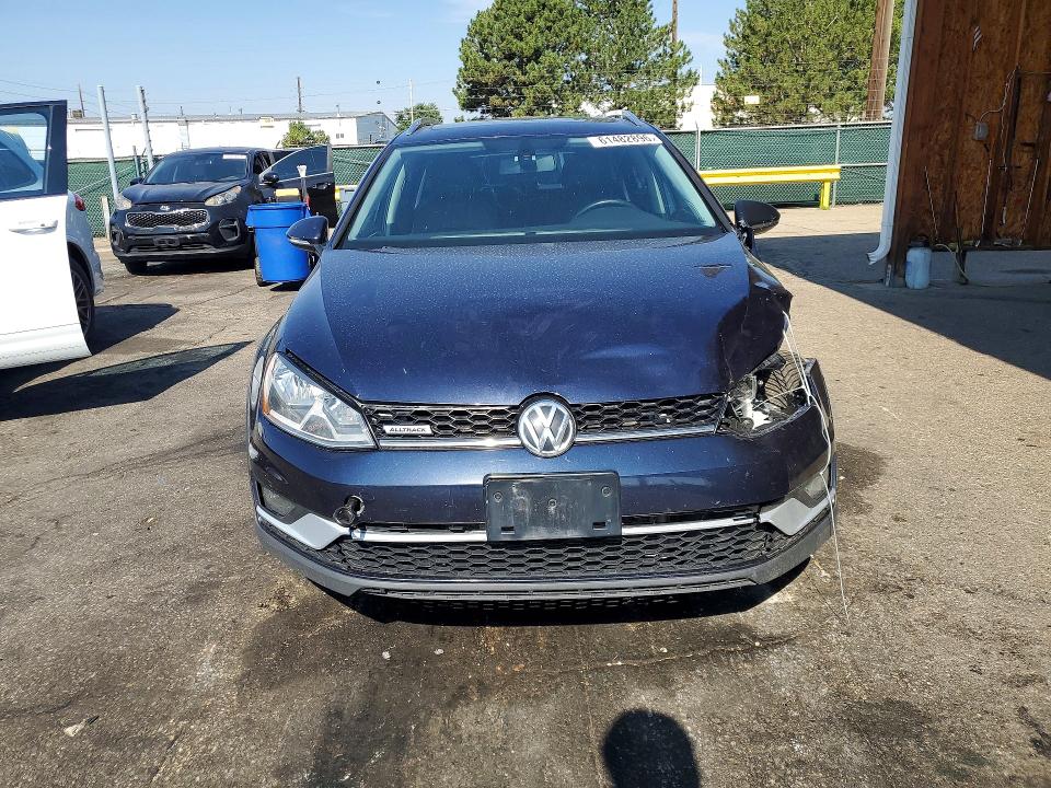2017 Volkswagen Golf Alltrack მანქანა იყიდება აუქციონზე, vin: 3VWH17AU8HM522357, აუქციონის ნომერი: 61482896