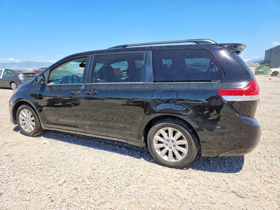 60796826 :رقم المزاد ، 5TDJK3DCXCS040740 vin ، 2012 Toyota Sienna مزاد بيع