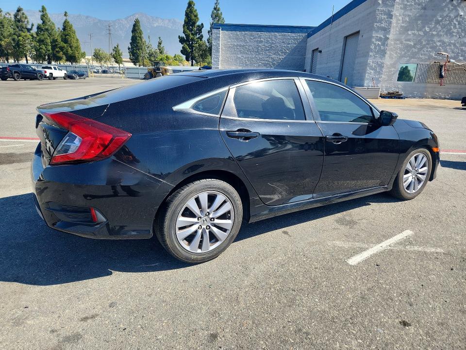 Aukcja sprzedaży 2018 Honda Civic, vin: 2HGFC2F50JH535571, numer aukcji: 60045426