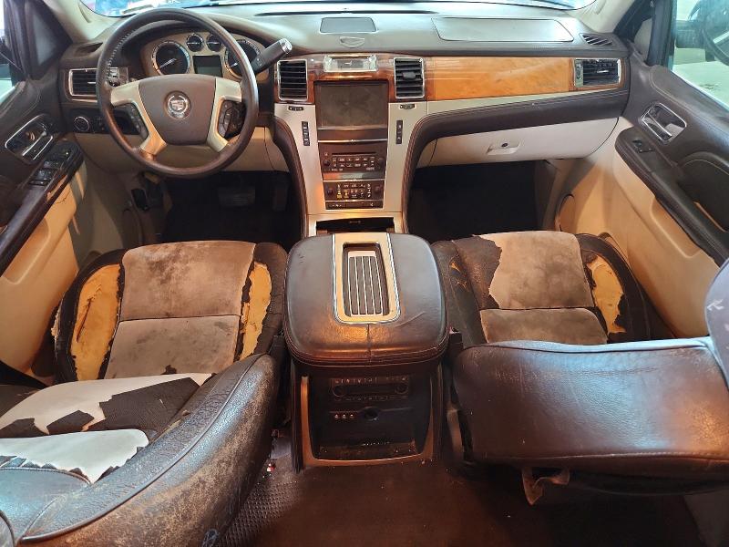 2011 Cadillac Escalade მანქანა იყიდება აუქციონზე, vin: 1GYS4KEF3BR400374, აუქციონის ნომერი: 61120896