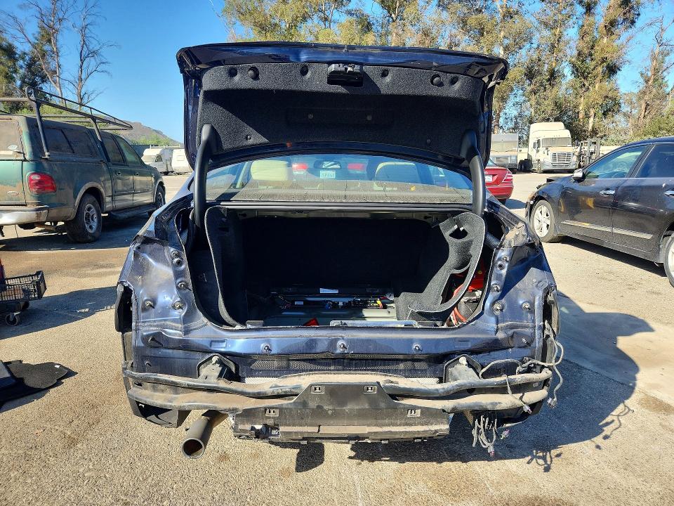 62673246 :رقم المزاد ، WBA8E1G3XHNU18751 vin ، 2017 Bmw 320 مزاد بيع