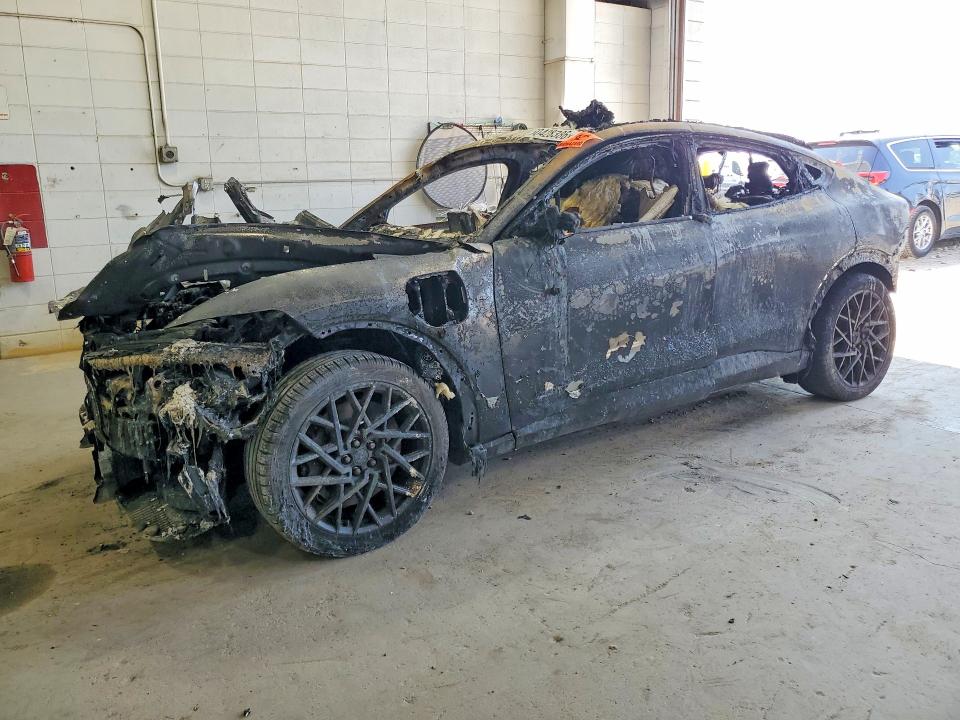 2023 Ford Mustang Mach-e მანქანა იყიდება აუქციონზე, vin: 3FMTK4SX4PMA41176, აუქციონის ნომერი: 60428386