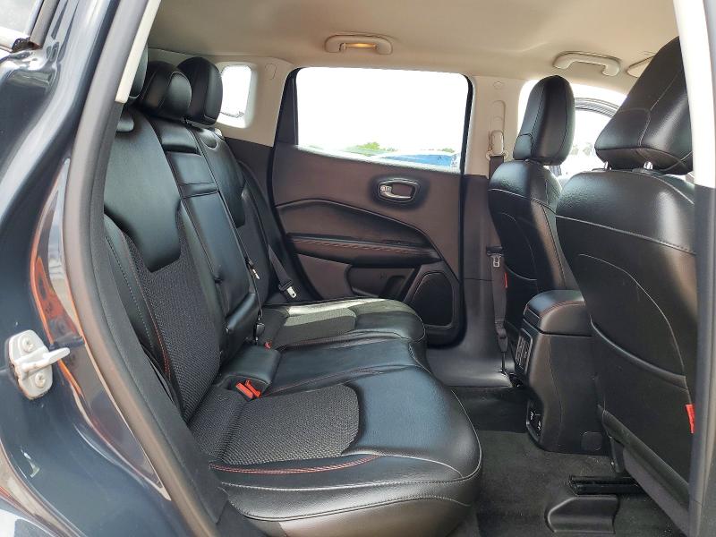 59805476 :رقم المزاد ، 3C4NJDDB0JT168649 vin ، 2018 Jeep Compass مزاد بيع