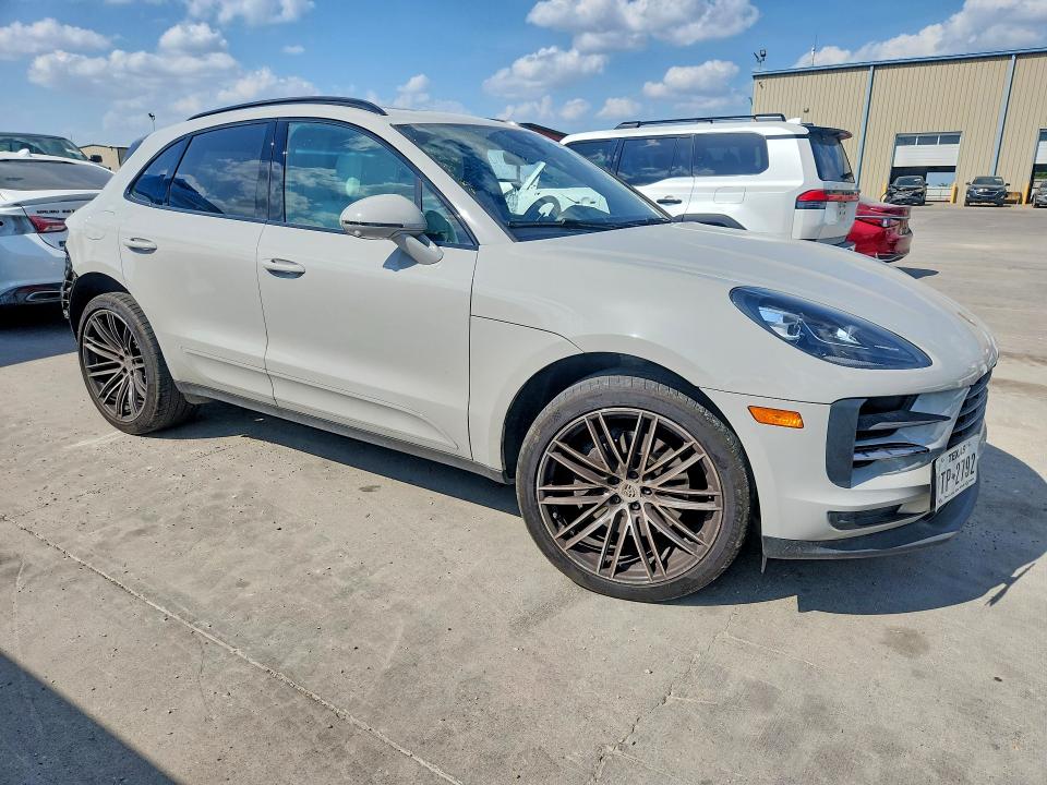 62271256 :رقم المزاد ، WP1AB2A59MLB36392 vin ، 2021 Porsche Macan مزاد بيع