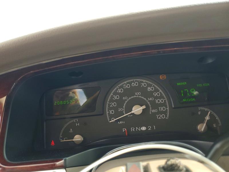 Продаж на аукціоні авто 2003 Lincoln Town Car, vin: 1LNHM83W13Y621271, номер лоту: 62546826