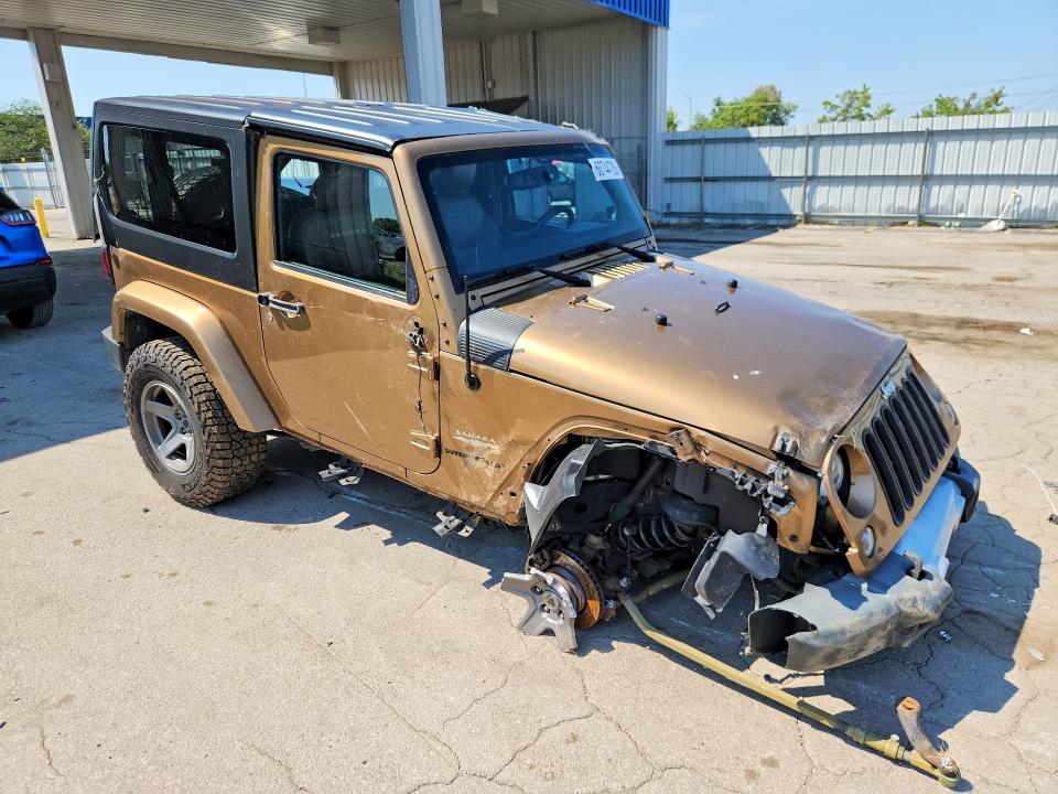 60744726 :رقم المزاد ، 1C4AJWBG4FL607492 vin ، 2015 Jeep Wrangler مزاد بيع