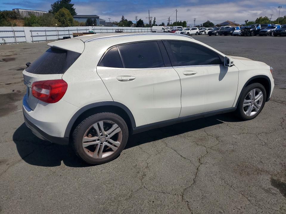 2015 Mercedes-benz Gla მანქანა იყიდება აუქციონზე, vin: WDCTG4GB1FJ163602, აუქციონის ნომერი: 62340876