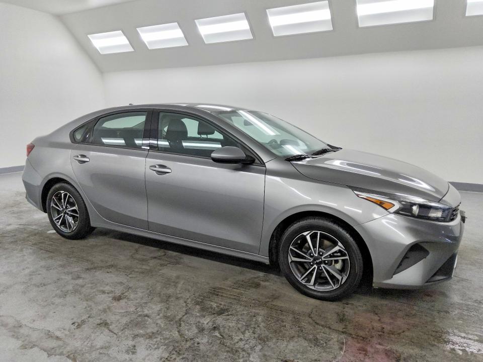 61125146 :رقم المزاد ، 3KPF24AD7NE501513 vin ، 2022 Kia Forte مزاد بيع