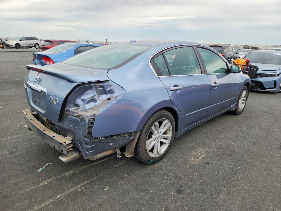 60669786 :رقم المزاد ، 1N4BL2AP8BN450773 vin ، 2011 Nissan Altima مزاد بيع
