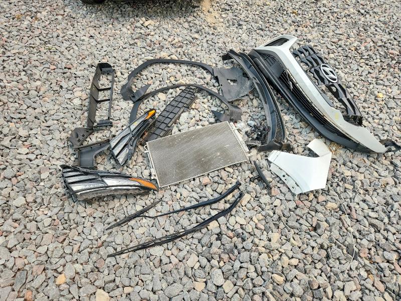 60780976 :رقم المزاد ، 5NMJBCAE0NH107616 vin ، 2022 Hyundai Tucson مزاد بيع