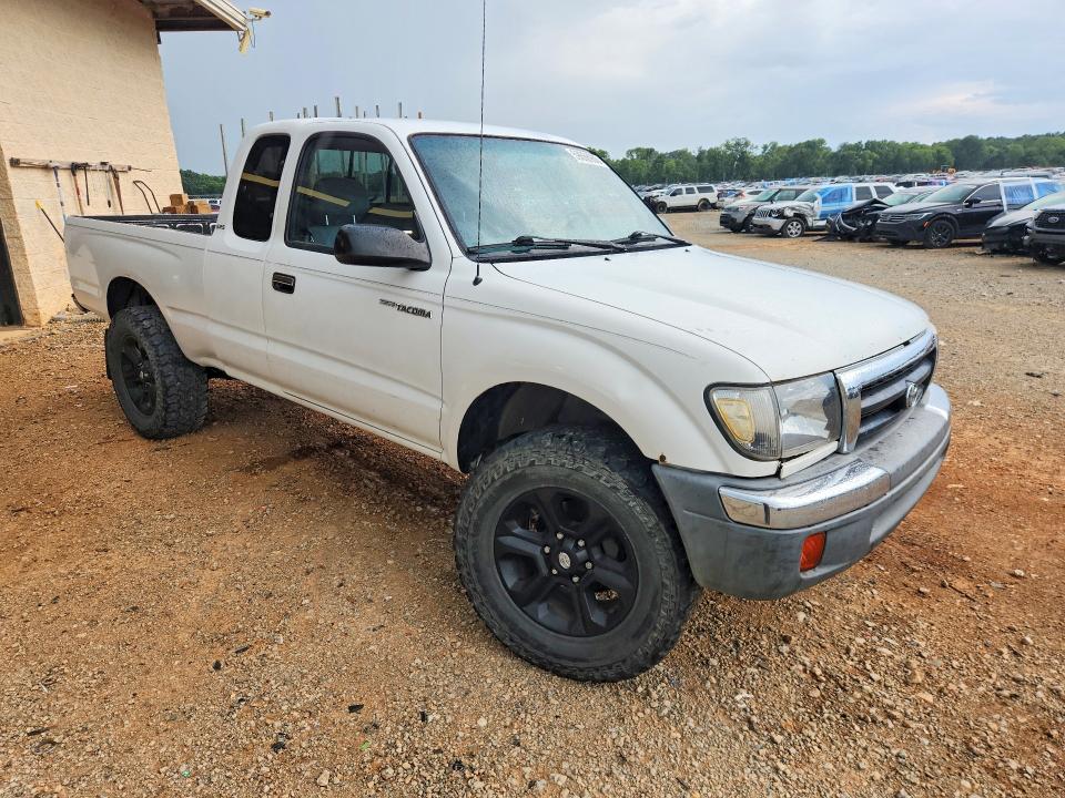 59668906 :رقم المزاد ، 4TASN92N3YZ578278 vin ، 2000 Toyota Tacoma مزاد بيع