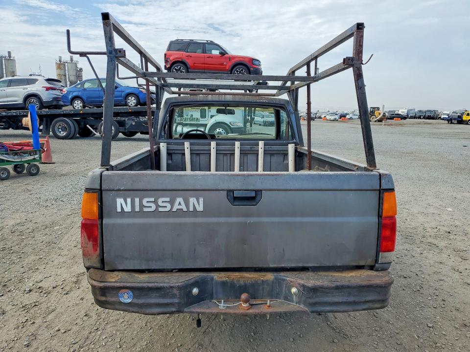 61621816 :رقم المزاد ، 1N6SD11S3NC356819 vin ، 1992 Nissan Truck مزاد بيع