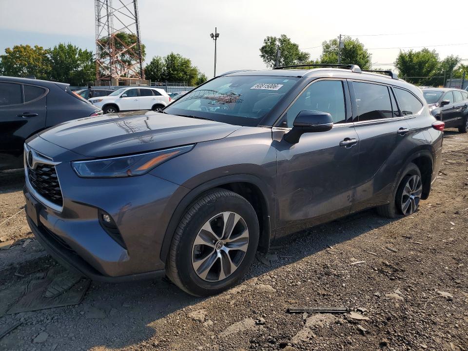 60815006 :رقم المزاد ، 5TDHZRBH6NS219100 vin ، 2022 Toyota Highlander مزاد بيع