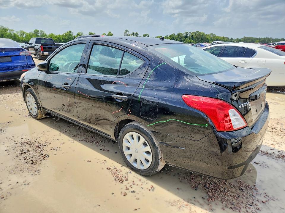 61769216 :رقم المزاد ، 3N1CN7AP5JL835392 vin ، 2018 Nissan Versa مزاد بيع