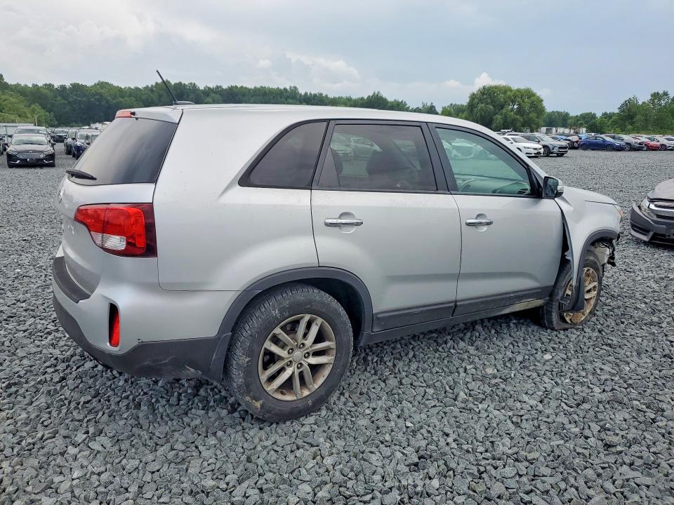 2015 Kia Sorento მანქანა იყიდება აუქციონზე, vin: 5XYKT3A69FG621129, აუქციონის ნომერი: 60783356